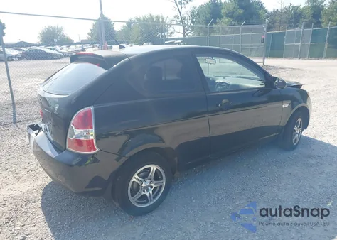 2008 Hyundai Accent Gs z USA, uszkodzony, nr VIN KMHCM36CX8U066480